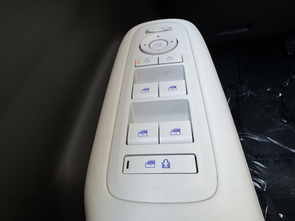 Used 2024 Hyundai Santa Fe Calligraphy AWD/4WD image 32
