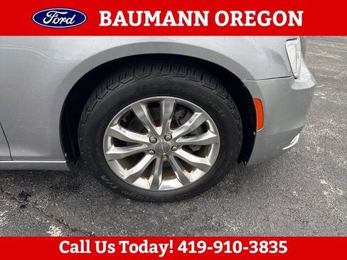 Used 2017 Chrysler 300 C AWD/4WD image 25