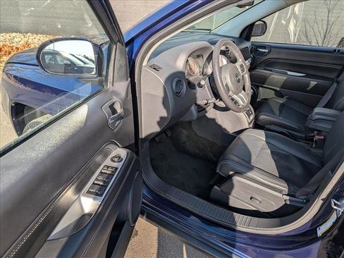 Used 2017 Jeep Compass High Altitude image 24