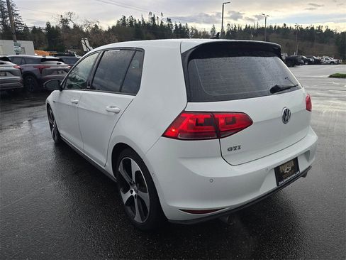 Used 2017 Volkswagen GTI S image 5