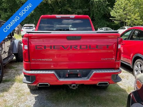 Used 2020 Chevrolet Silverado 1500 Custom w/ Custom Value Package AWD/4WD image 2