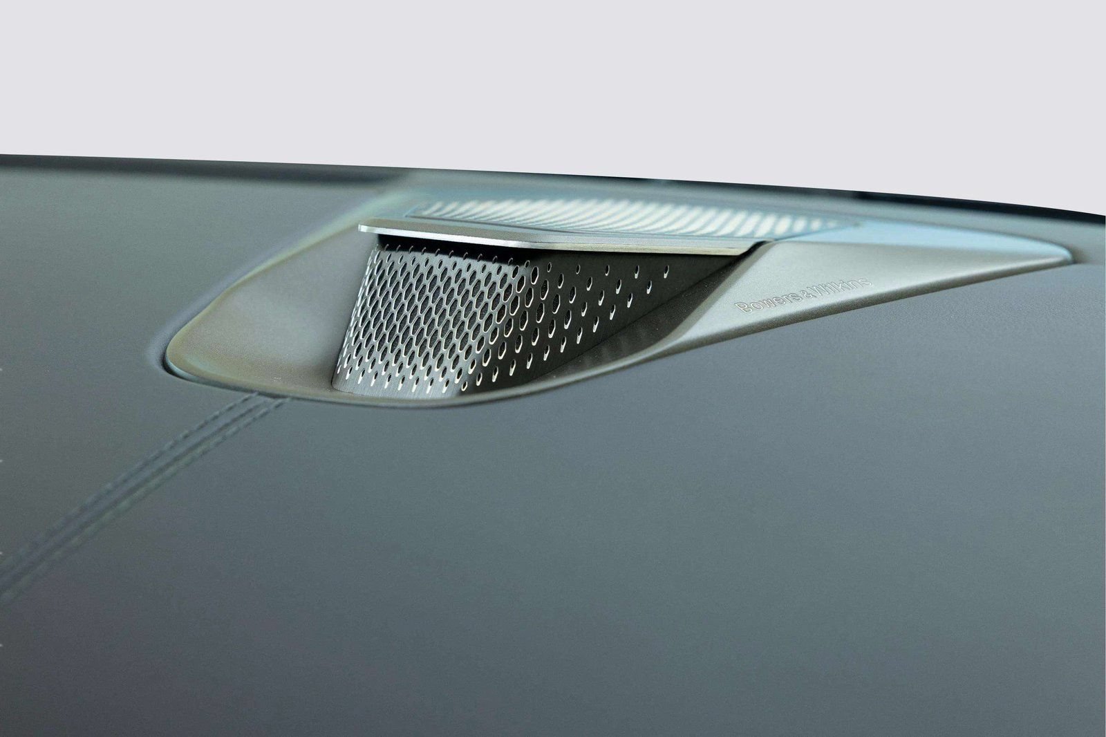 New 2026 Aston Martin Vanquish Convertible RWD image 31