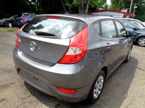 Used 2017 Hyundai Accent SE image 5