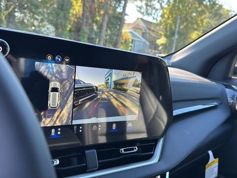 New 2026 Chevrolet Equinox LT w/ Convenience Package II image 22