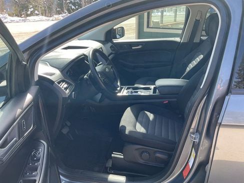Used 2022 Ford Edge SE w/ Black Appearance Package image 11