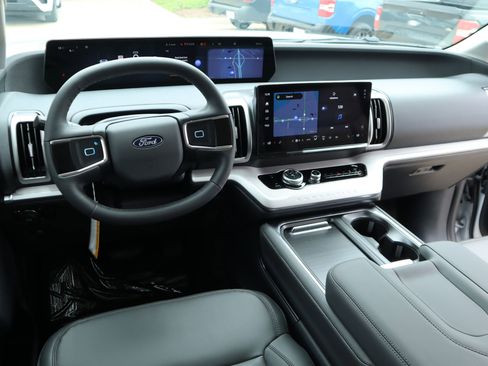 New 2026 Ford Expedition Active AWD/4WD image 2