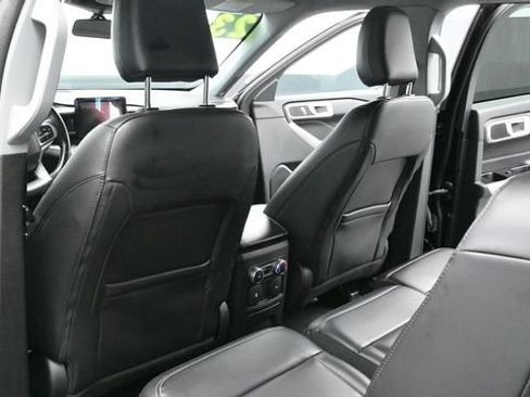 Used 2023 Ford Explorer XLT w/ Equipment Group 202A AWD/4WD image 20