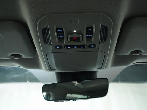 Certified 2020 Toyota Highlander XLE image 25