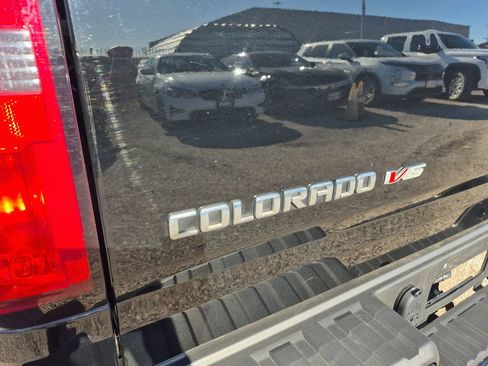 Used 2017 Chevrolet Colorado LT w/ LT Convenience Package RWD image 30