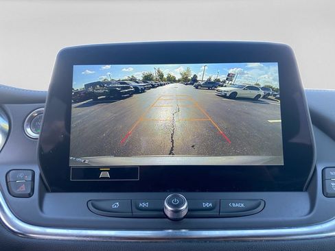 Used 2025 Chevrolet Blazer LT FWD image 15