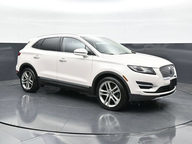 Used 2019 Lincoln MKC Reserve w/ MKC Technology Package AWD/4WD image 3