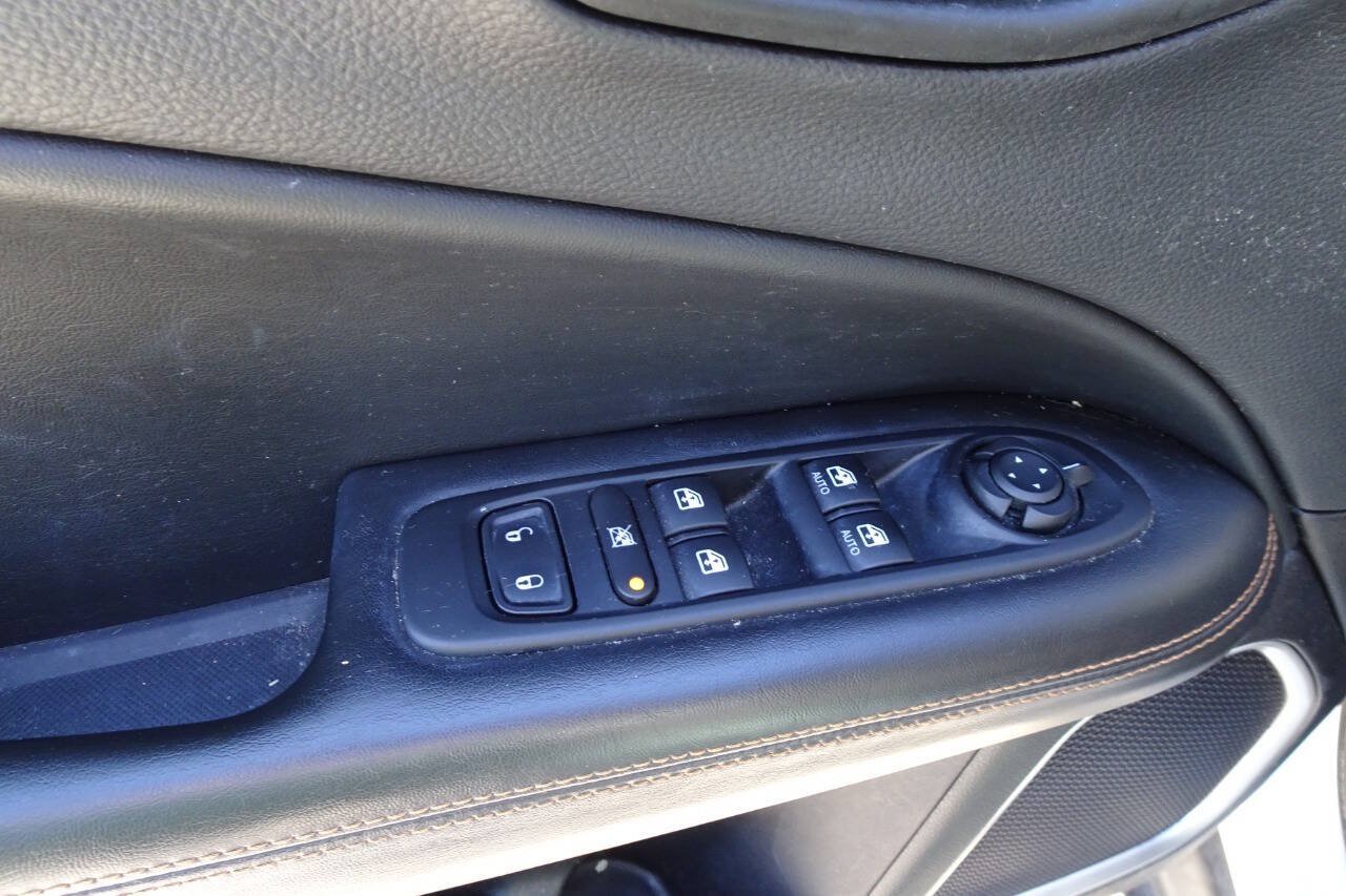 Used 2018 Jeep Compass Limited w/ Safe & Security Group AWD/4WD image 12