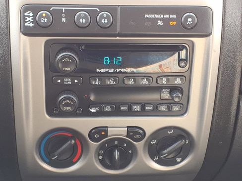 Used 2010 Chevrolet Colorado LT image 6