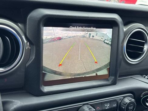 Used 2023 Jeep Wrangler Sahara w/ Cold Weather Group image 31