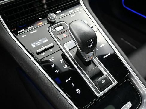 Certified 2023 Porsche Panamera 4 Platinum Edition image 22