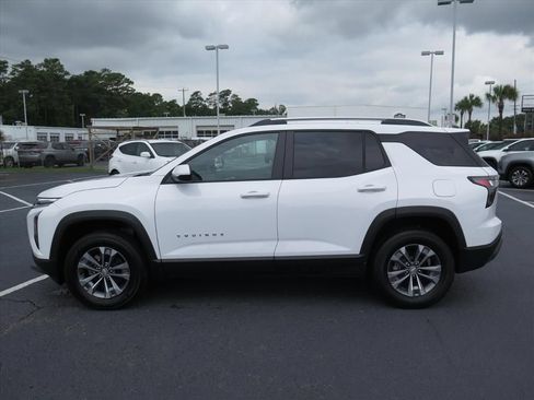 Used 2025 Chevrolet Equinox LT w/ Convenience Package II FWD image 6