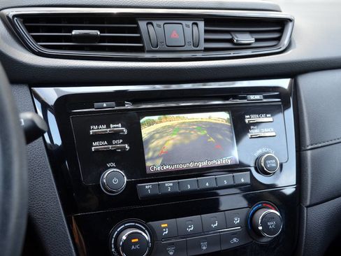 Used 2017 Nissan Rogue S w/ S Appearance Package image 15