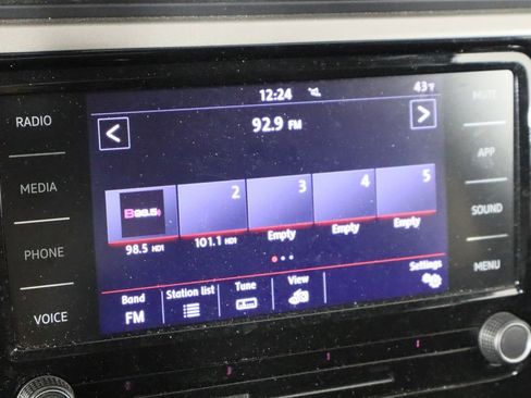 Used 2021 Volkswagen Passat 2.0T S image 30