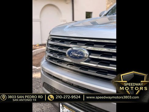 Used 2019 Ford Expedition XLT w/ Equipment Group 202A RWD image 12