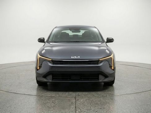 Used 2025 Kia K4 LXS FWD image 2