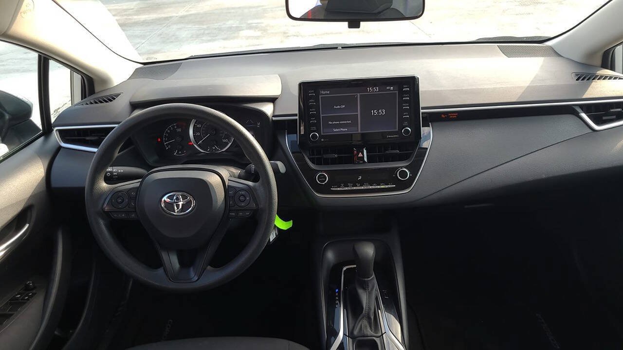 Used 2021 Toyota Corolla LE FWD image 3
