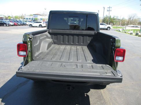 Used 2023 Jeep Gladiator Rubicon w/ Cold Weather Group image 6