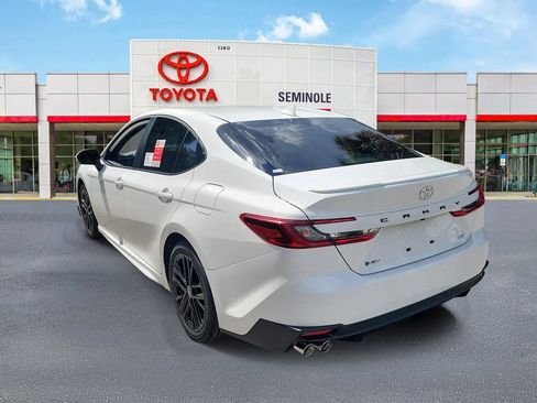 Used 2026 Toyota Camry SE FWD image 4