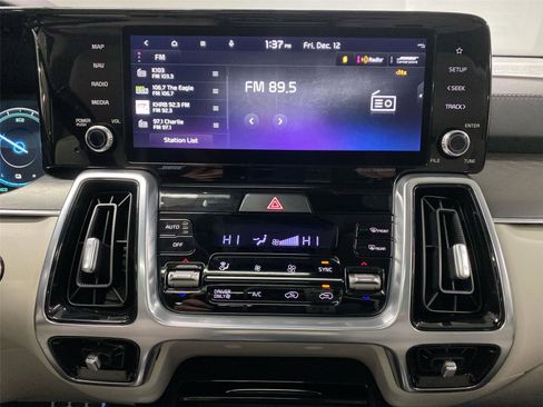 Used 2023 Kia Sorento SX Prestige image 16