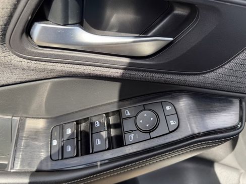 Used 2023 Nissan Rogue SV image 28