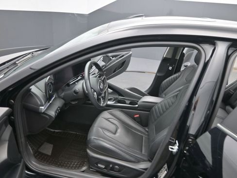 Used 2023 Hyundai Elantra Limited image 10