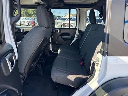 Used 2024 Jeep Wrangler Unlimited Rubicon w/ Convenience Group image 16