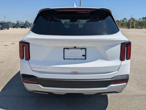 New 2026 Kia Sorento LX FWD image 6