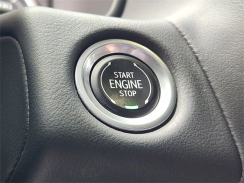 Used 2021 Chevrolet Suburban Z71 w/ Z71 Off-Road Package image 22