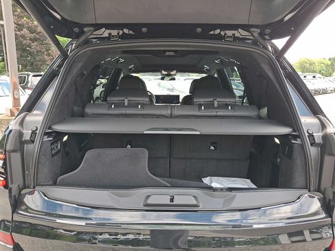 Used 2025 BMW X7 M60i AWD/4WD image 32