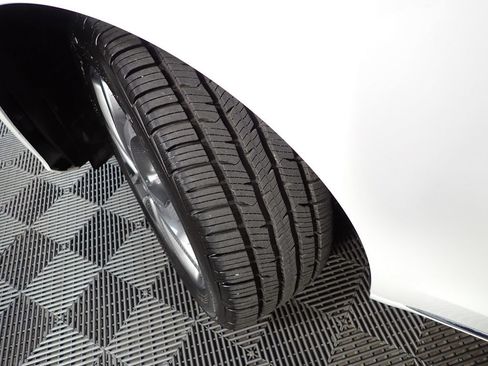 Used 2016 Mercedes-Benz C 300 4MATIC Sedan image 38