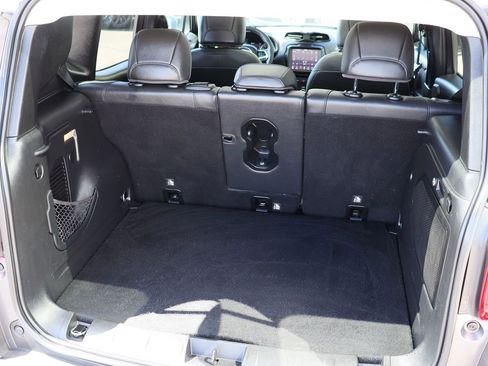 Used 2019 Jeep Renegade Trailhawk AWD/4WD image 24