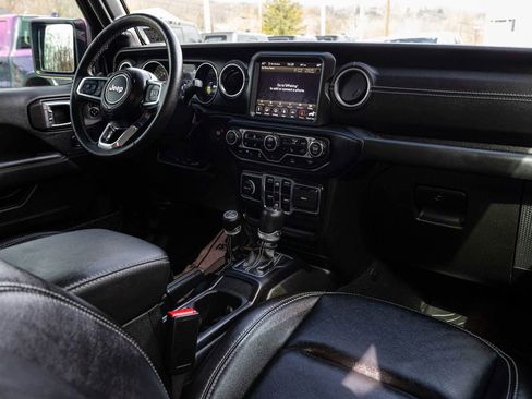 Used 2023 Jeep Wrangler Unlimited Sahara w/ Cold Weather Group image 32