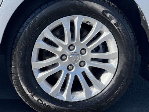 Used 2017 Toyota Sienna image 28