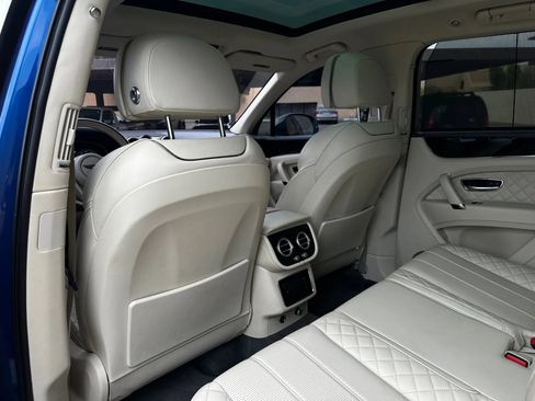 Used 2017 Bentley Bentayga AWD/4WD image 18