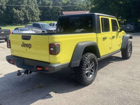 Used 2024 Jeep Gladiator Mojave w/ Convenience Group AWD/4WD image 3