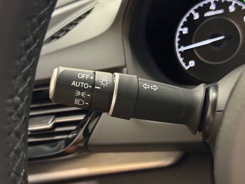 Used 2024 Acura RDX SH-AWD image 22