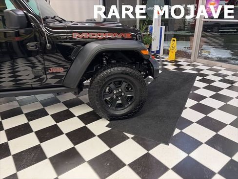 Used 2023 Jeep Gladiator Mojave w/ Cold Weather Group image 15