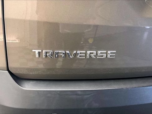 Used 2020 Chevrolet Traverse LT w/ LT Premium Package FWD image 30