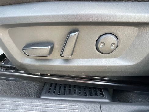 Used 2024 Nissan Rogue SL image 25