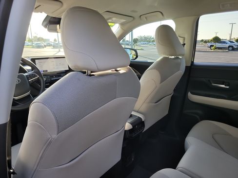 Certified 2025 Toyota Grand Highlander FWD image 14