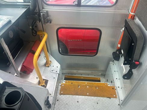 Used 2019 Ford E-450 and Econoline 450 Super Duty RWD image 14