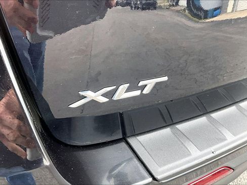 Used 2021 Ford Explorer XLT AWD/4WD image 34