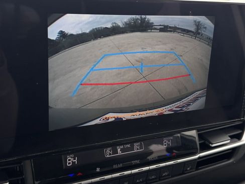 Used 2025 Toyota Sienna XLE image 19