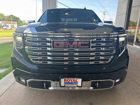 Used 2022 GMC Sierra 1500 Denali w/ Denali Reserve Package AWD/4WD image 3