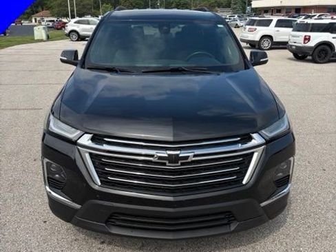 Used 2023 Chevrolet Traverse LT w/ LPO, Floor Liner Package AWD/4WD image 9
